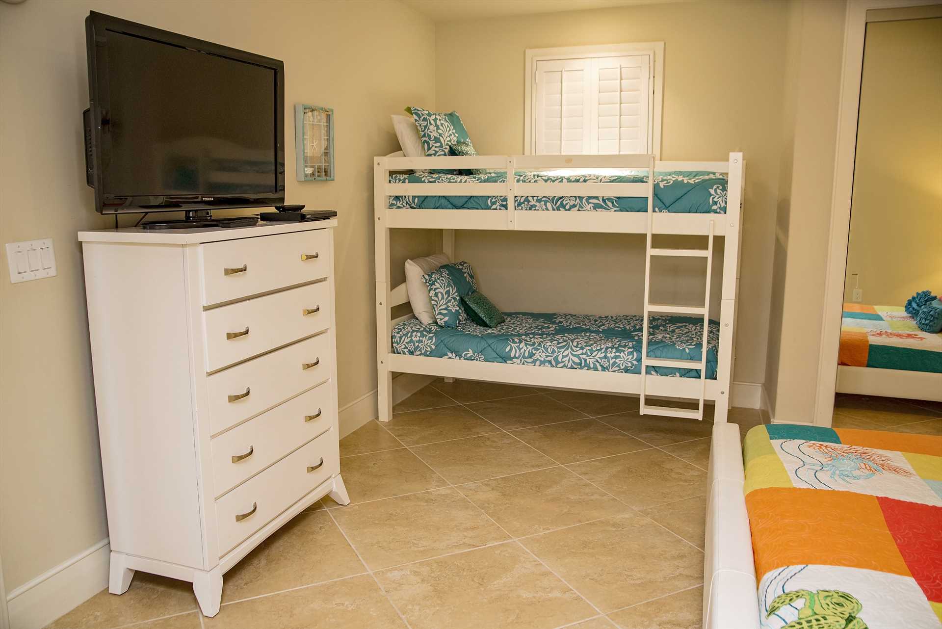 Turquoise Place 2102C Guest Bedroom 1