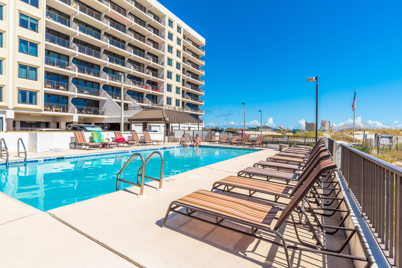 Pool and beachfront vacation condos at Island Winds East in Gulf Shores Alabama
