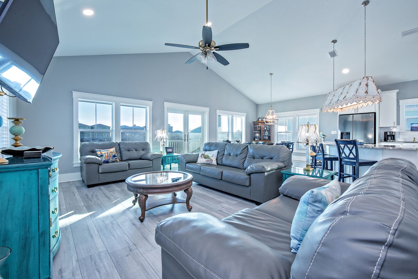 Living room at Ellie Fish 2 in Fort Morgan, Alabama