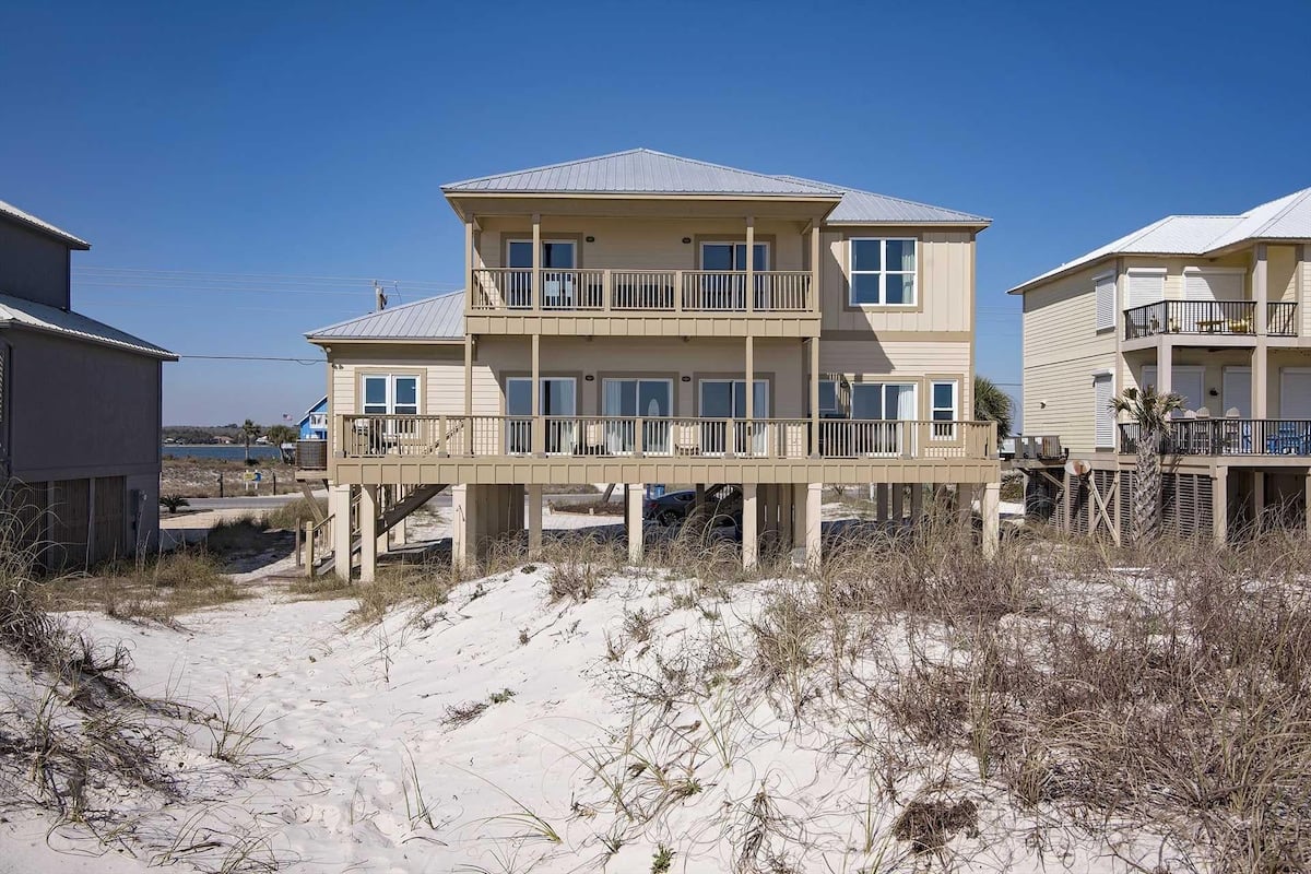 Beach house on the dunes at Sandy Castle in Gulf Shores, Alabama