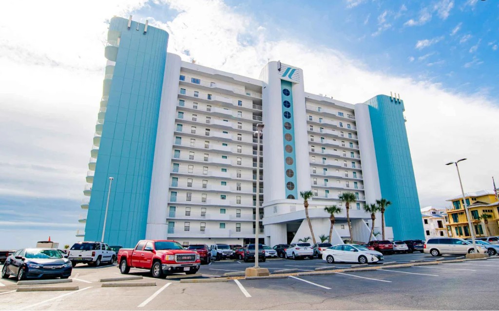 Summerchase condo tower in Orange Beach, Alabama